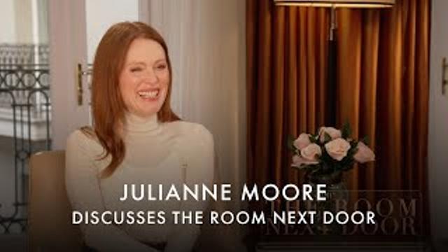 Julianne Moore stole a Bottega bag from the set - Interview thumbnail