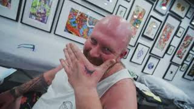 Free Tattoos on World Smile Day thumbnail