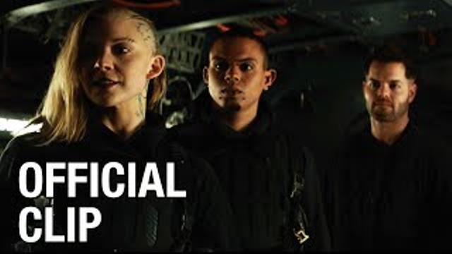 The Hunger Games: Mockingjay Part 1 (Jennifer Lawrence) – Official Second Clip thumbnail